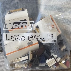 Lego Gallon Bag 17 (1.4 lbs)